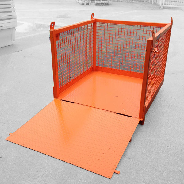 1058 Goods Cage with Ramp