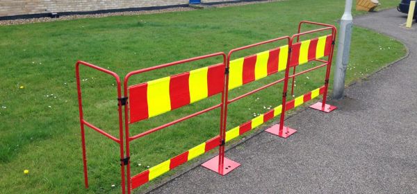 Picture of Quazarguard Folding Barrier